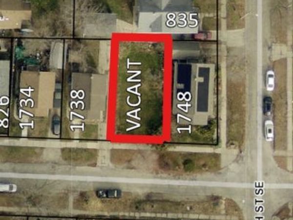 Higley Avenue SE, Cedar Rapids, IA 52403