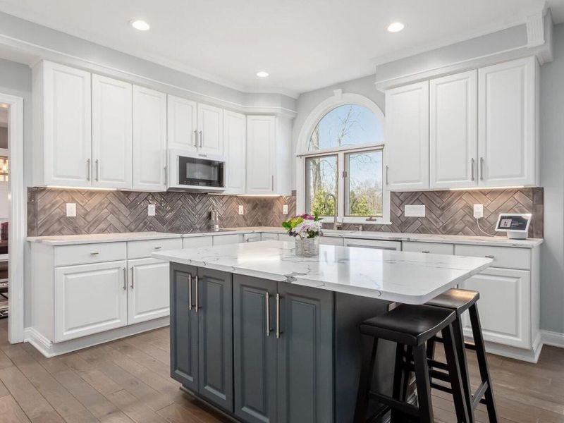 6170 Balmoral Drive, Dublin, OH 43017 Photo 2