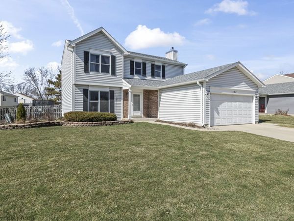 832 Kansas Street , Carol Stream, IL 60188