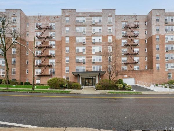 1 Oakridge Place , Unit 1G, Eastchester, NY 10709
