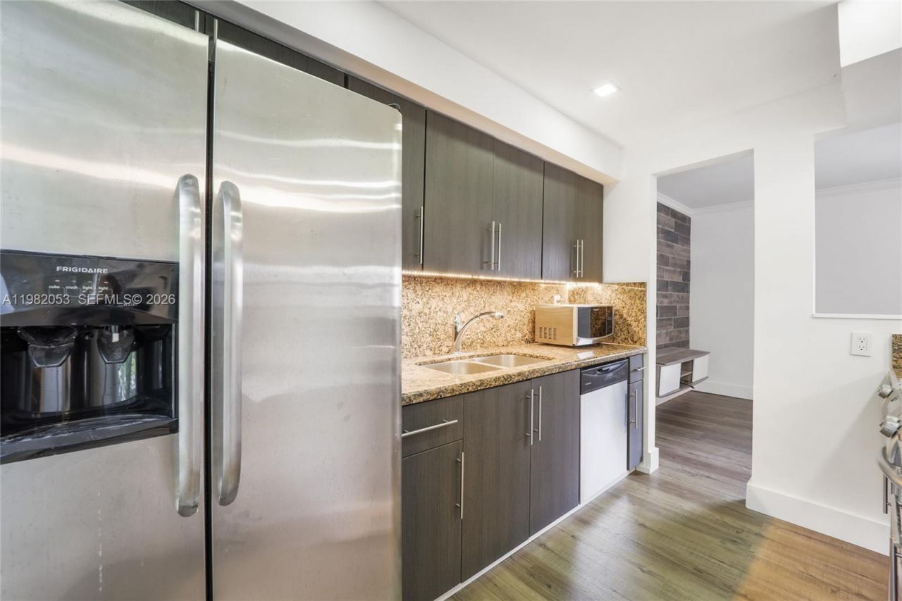 235 Antilla Ave , Unit 7, Coral Gables, FL 33134 Photo