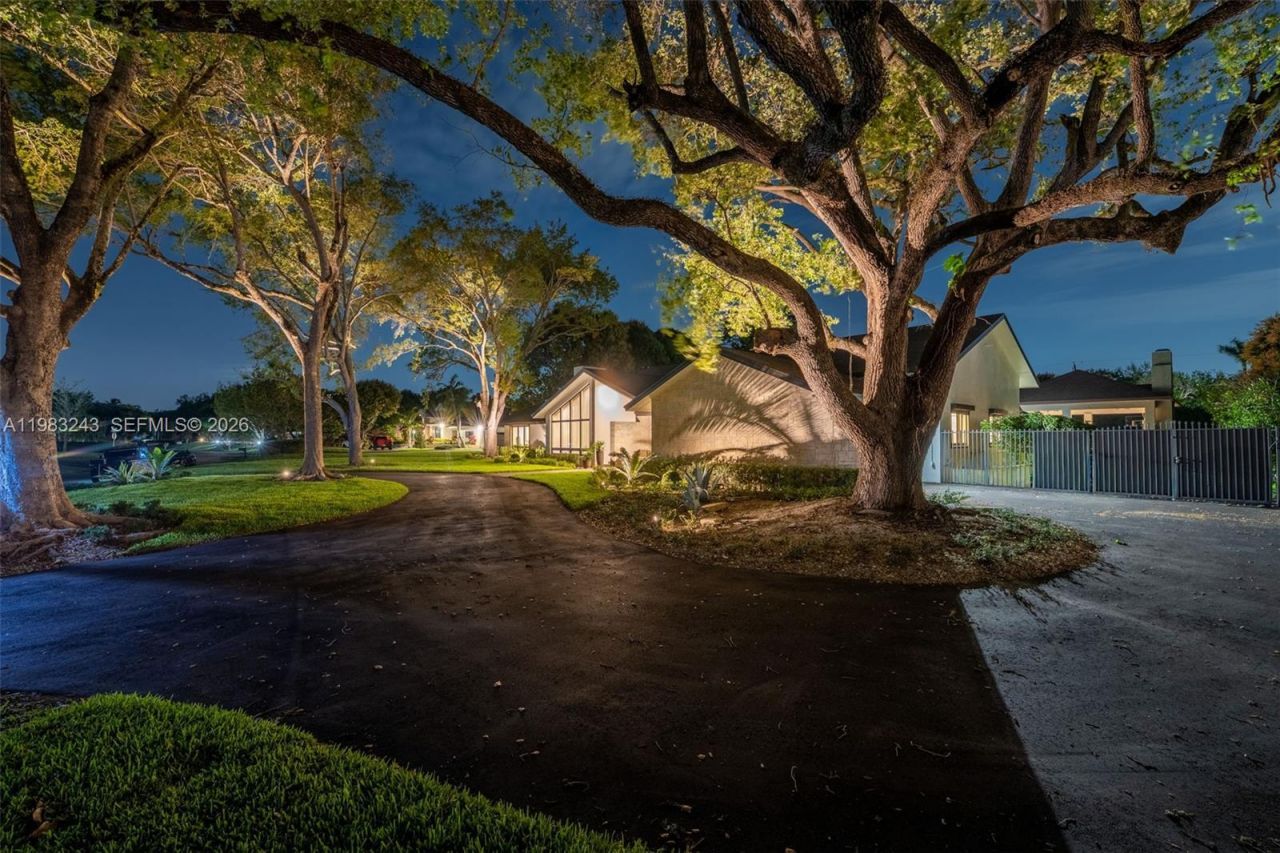 8967 SW 117th St, Miami, FL 33176 Photo