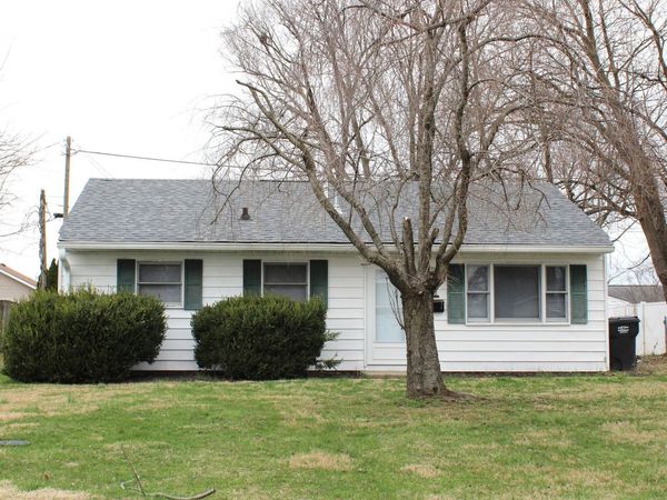 138 Crestwood Drive, New Whiteland, IN 46184
