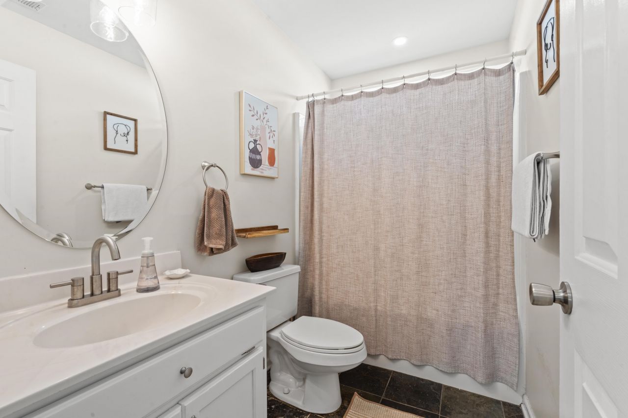 2701 Ivy Glen Dr. Photo 18