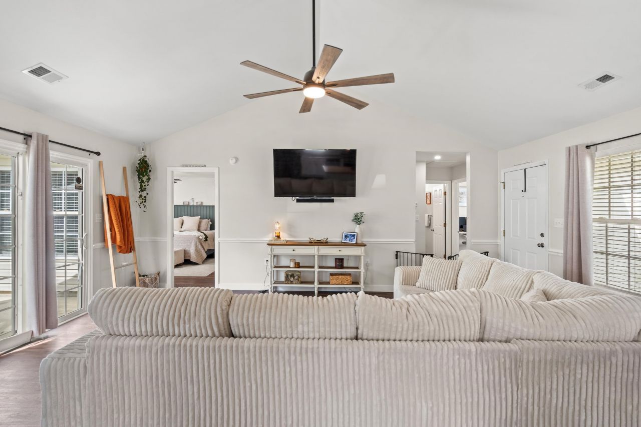 2701 Ivy Glen Dr. Photo 7