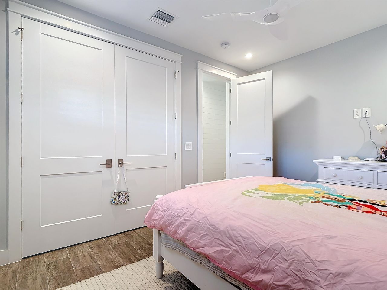 750 Periwinkle Way, Sanibel, FL 33957 Photo