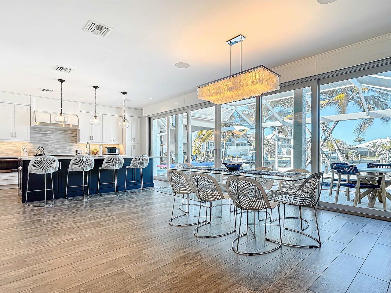 750 Periwinkle Way, Sanibel, FL 33957 Photo