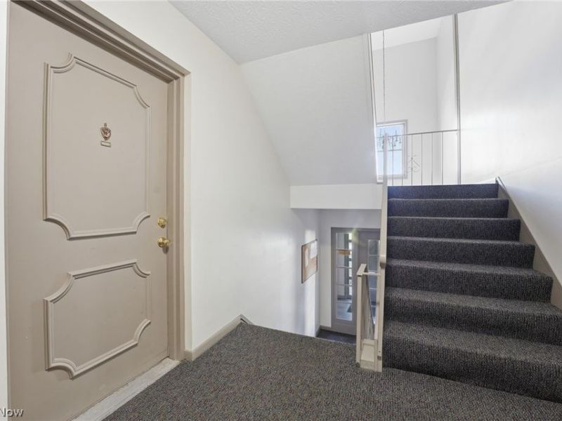 1930 King James, Unit 205, Westlake, OH 44145 Photo 2