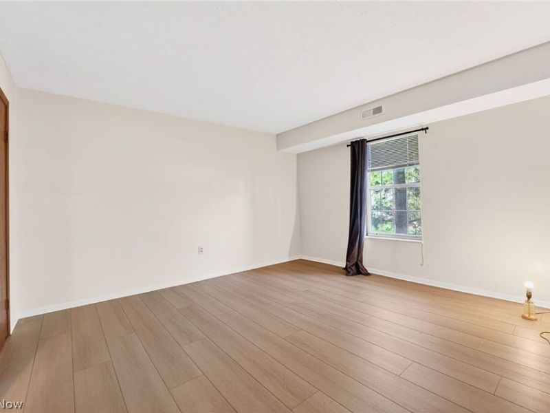 1930 King James, Unit 205, Westlake, OH 44145 Photo 20