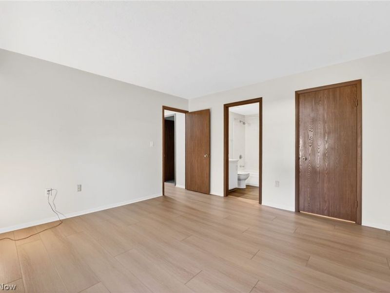 1930 King James, Unit 205, Westlake, OH 44145 Photo 21