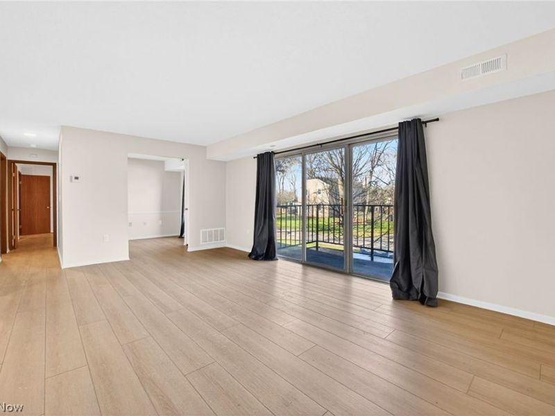 1930 King James, Unit 205, Westlake, OH 44145 Photo 4