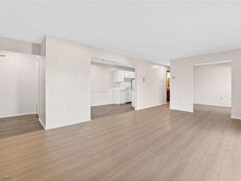 1930 King James, Unit 205, Westlake, OH 44145 Photo 5