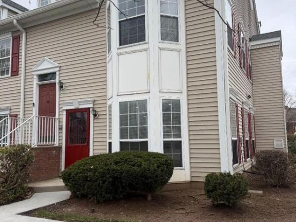 32 Columbus Dr, Franklin, NJ 08823