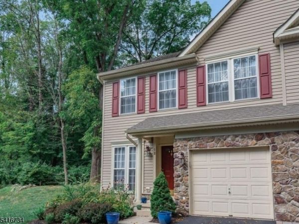 12 Village Ln, Sparta, NJ 07871