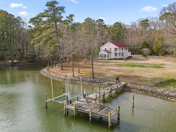 400 Aquilla Point Dr, WHITE STONE, VA 22578