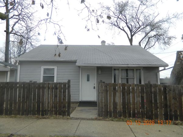 202 N Loucks Street , Aurora, IL 60505