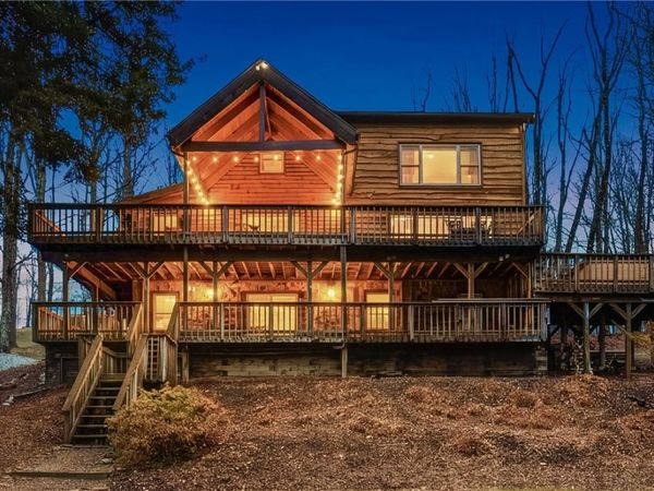 1697 Peninsula Drive, Central City, PA 15926