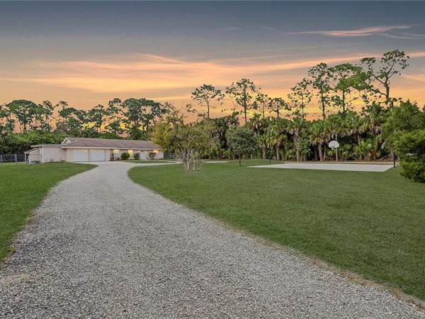 501 11th ST NW, NAPLES, FL 34120