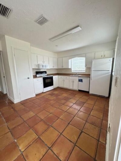 9431 Sun Court, Unit 9435, West Palm Beach, FL 33403 Photo