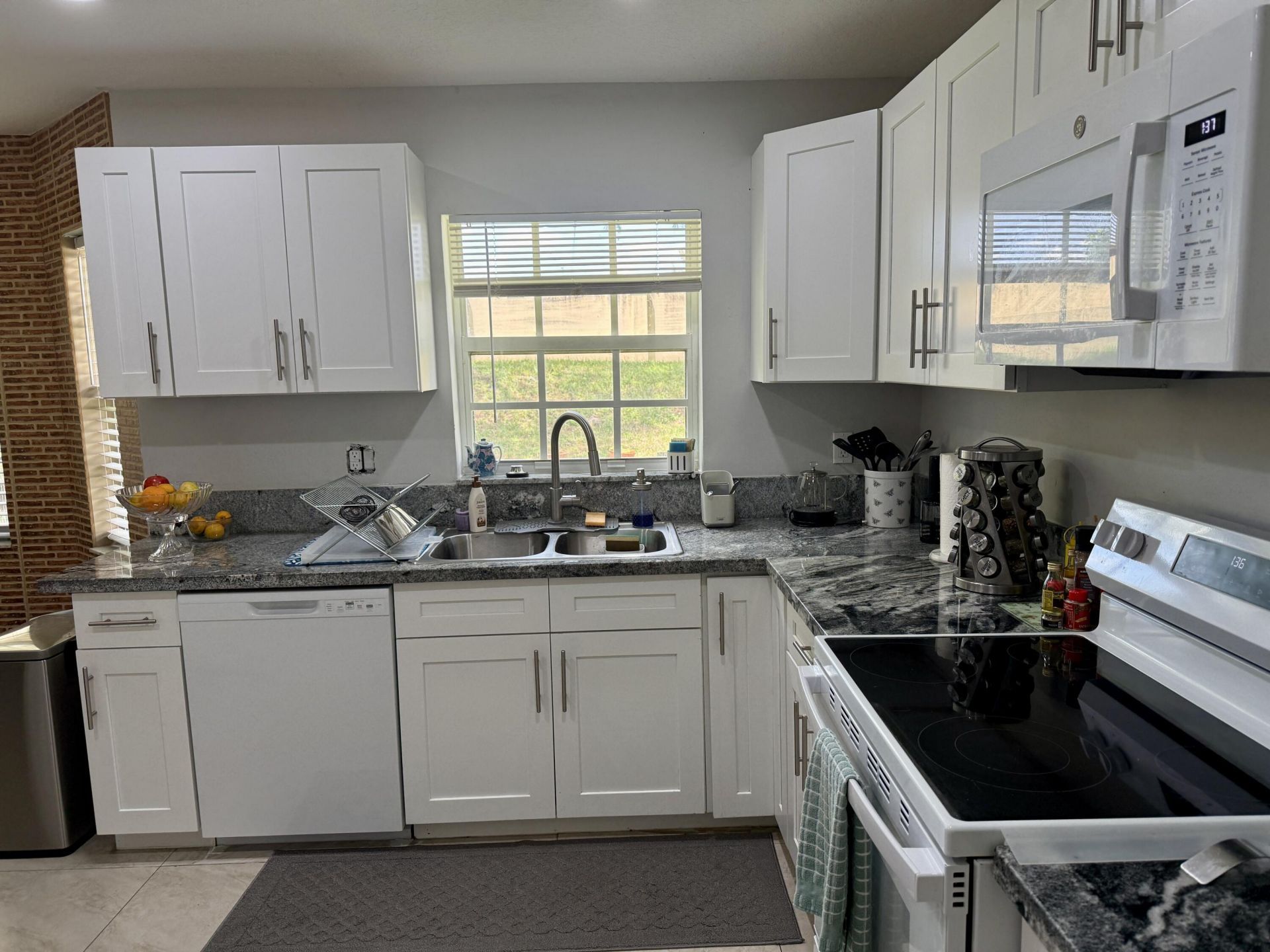 2401 NW 139th Avenue, Sunrise, FL 33323 Photo