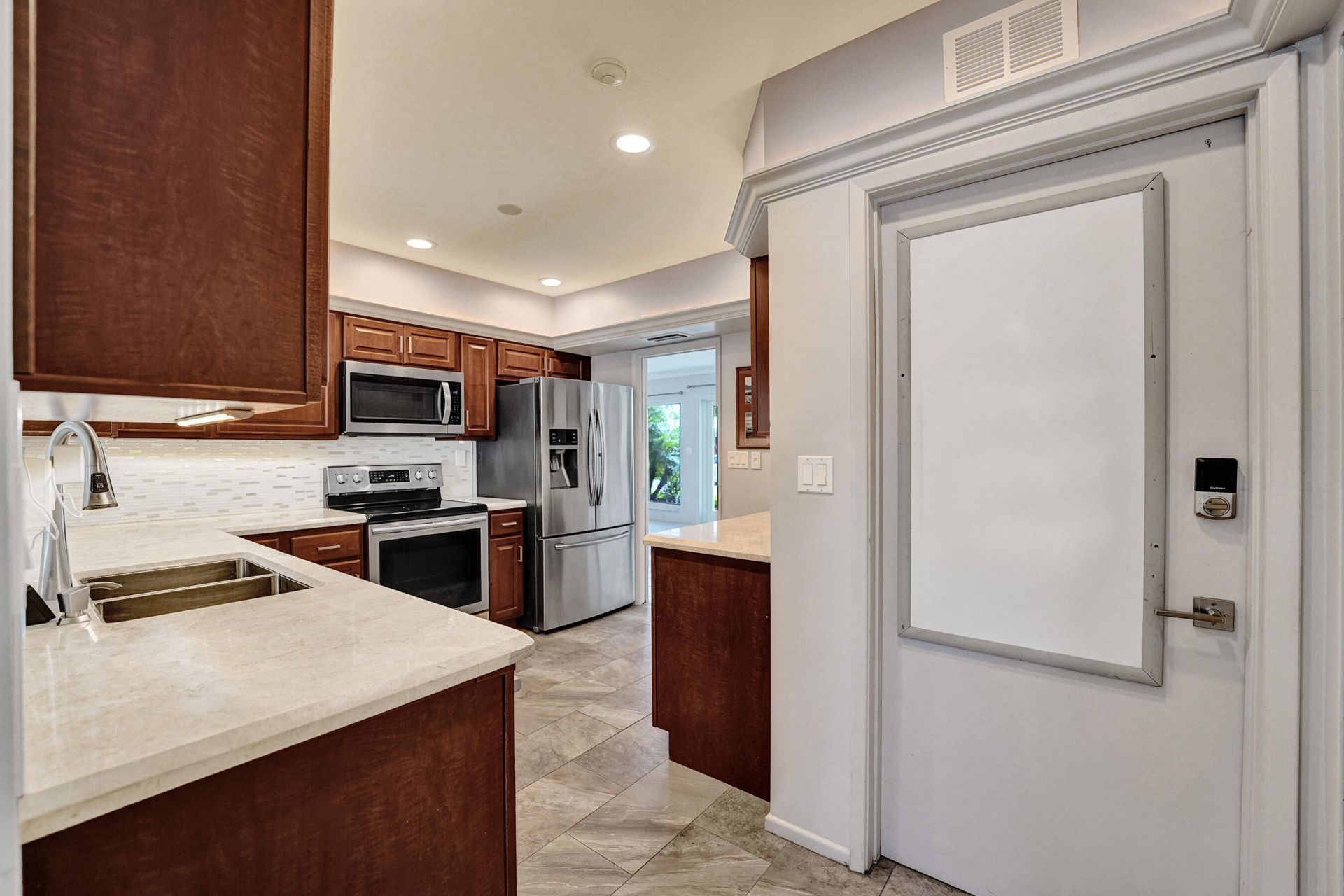 1431 S Ocean Boulevard, Unit 37, Lauderdale by the Sea, FL 33062 Photo