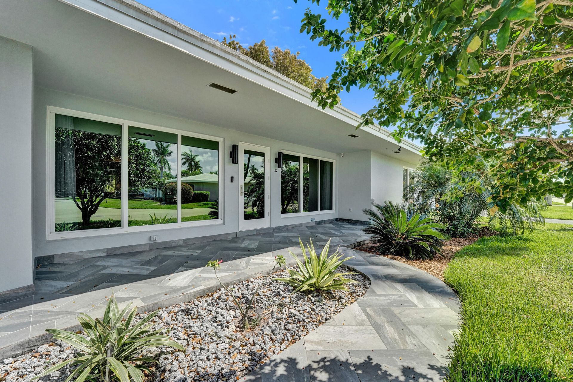 1431 S Ocean Boulevard, Unit 37, Lauderdale by the Sea, FL 33062 Photo