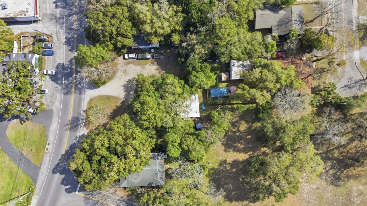 202 Broadway St. Photo 11