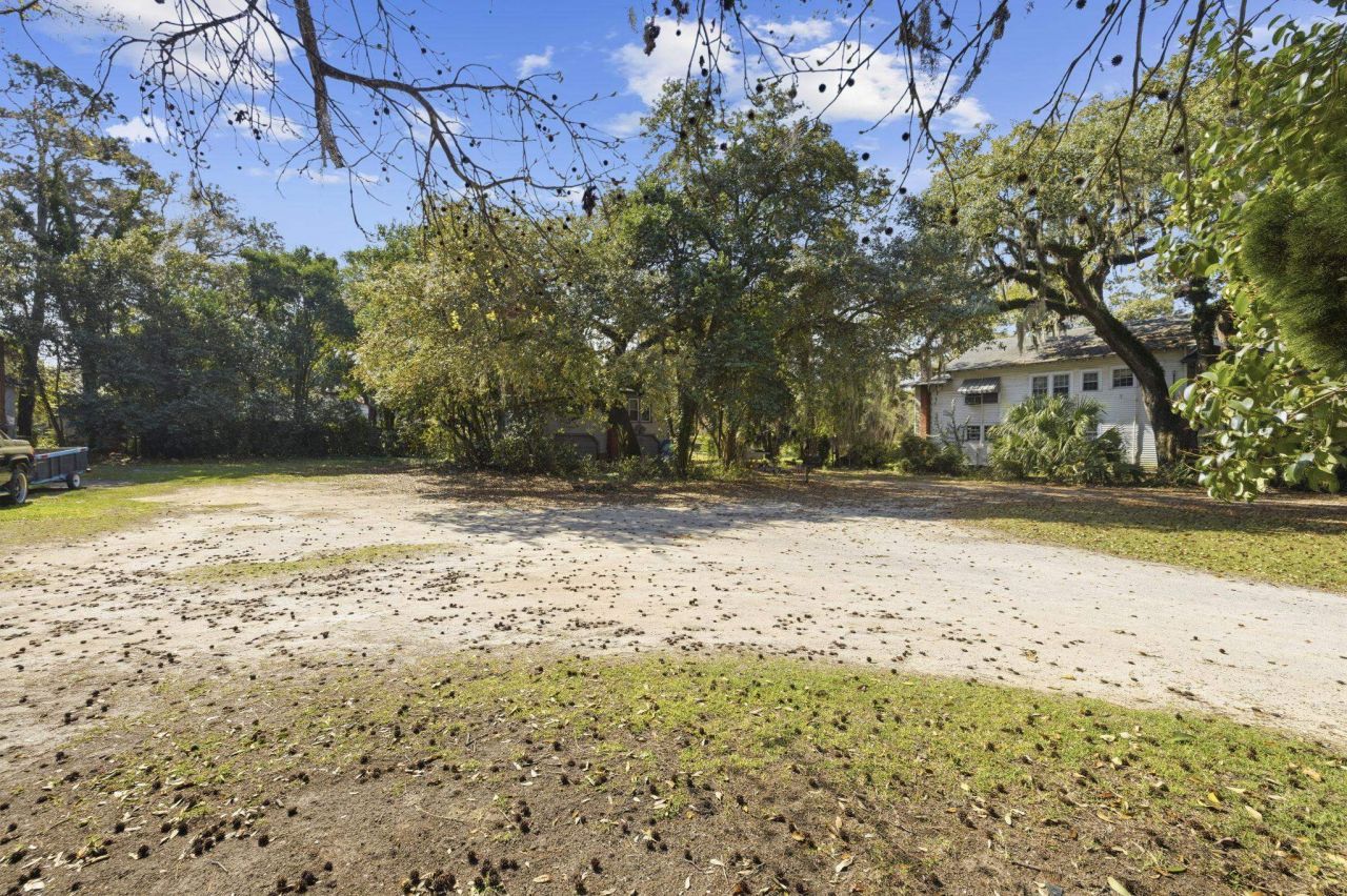 202 Broadway St. Photo 19