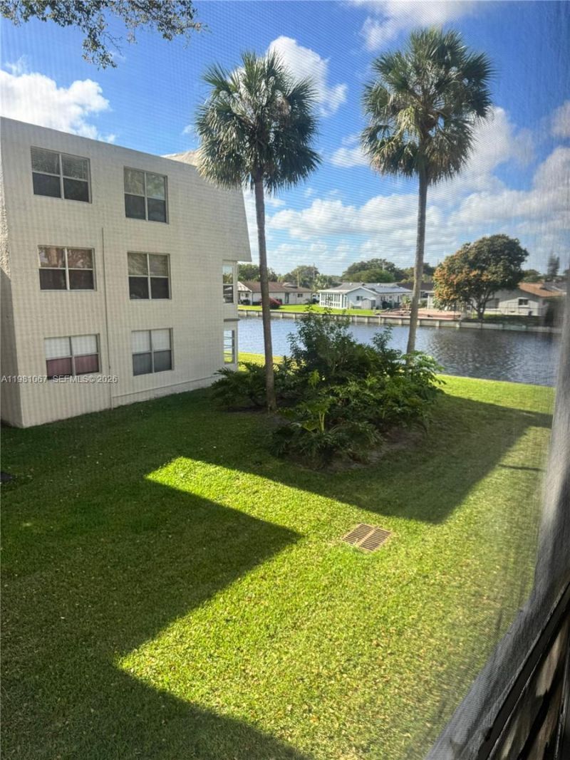 9400 Lime Bay Blvd , Unit 206, Tamarac, FL 33321 Photo