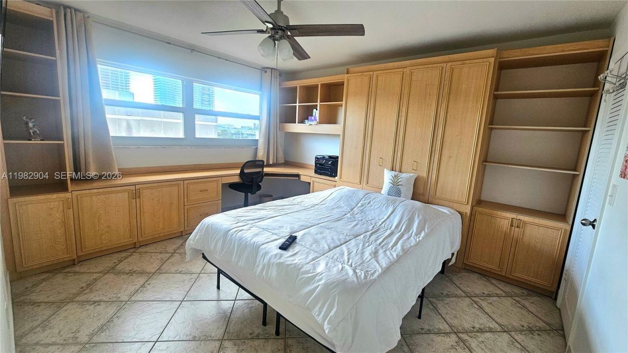 180 NE 12th Ave, Unit 10E, Hallandale Beach, FL 33009 Photo