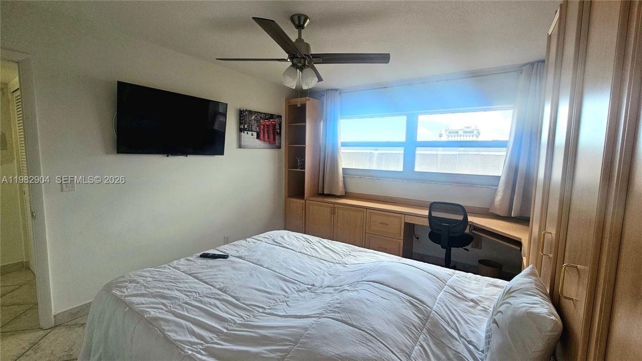 180 NE 12th Ave, Unit 10E, Hallandale Beach, FL 33009 Photo