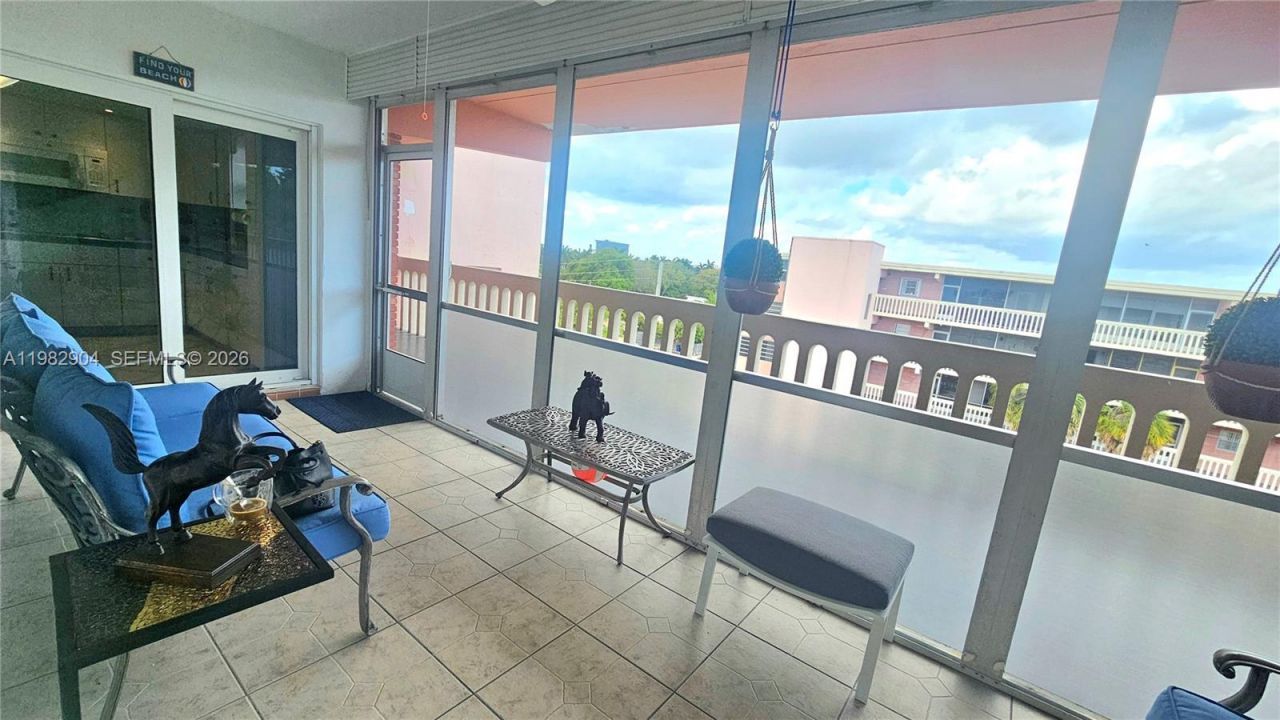 180 NE 12th Ave, Unit 10E, Hallandale Beach, FL 33009 Photo
