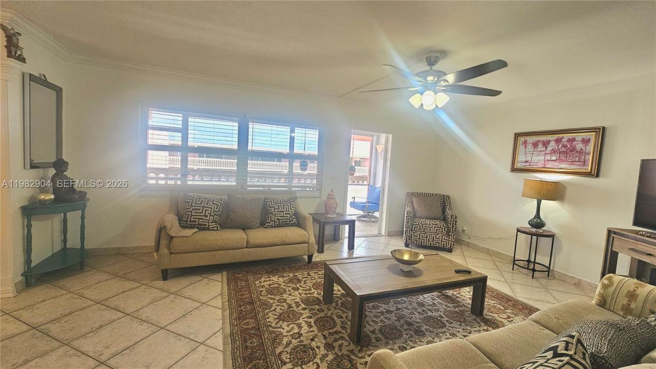 180 NE 12th Ave, Unit 10E, Hallandale Beach, FL 33009 Photo