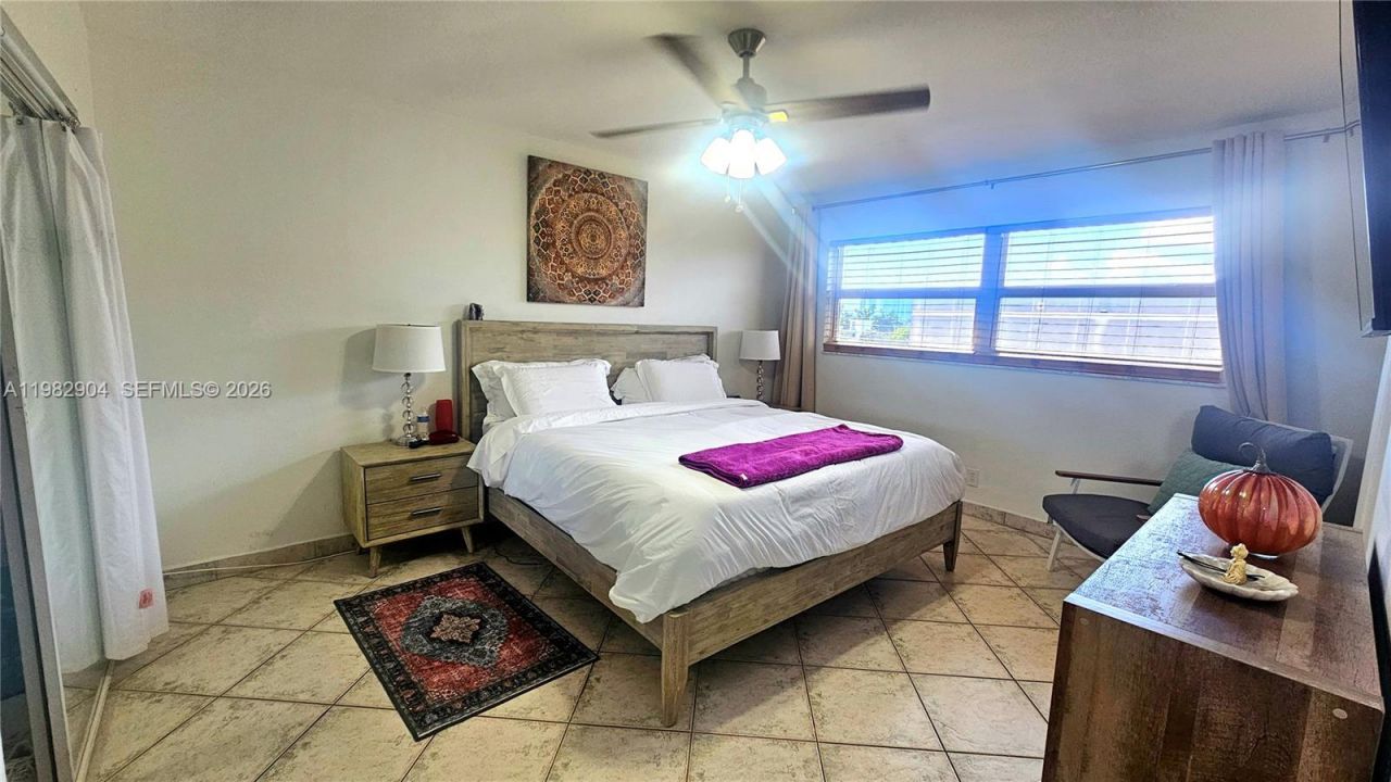 180 NE 12th Ave, Unit 10E, Hallandale Beach, FL 33009 Photo