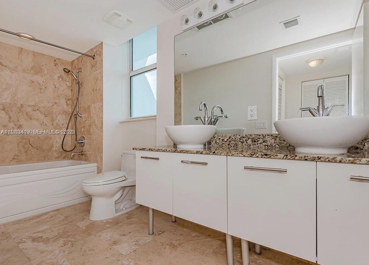 41 SE 5th St, Unit 2417, Miami, FL 33131 Photo