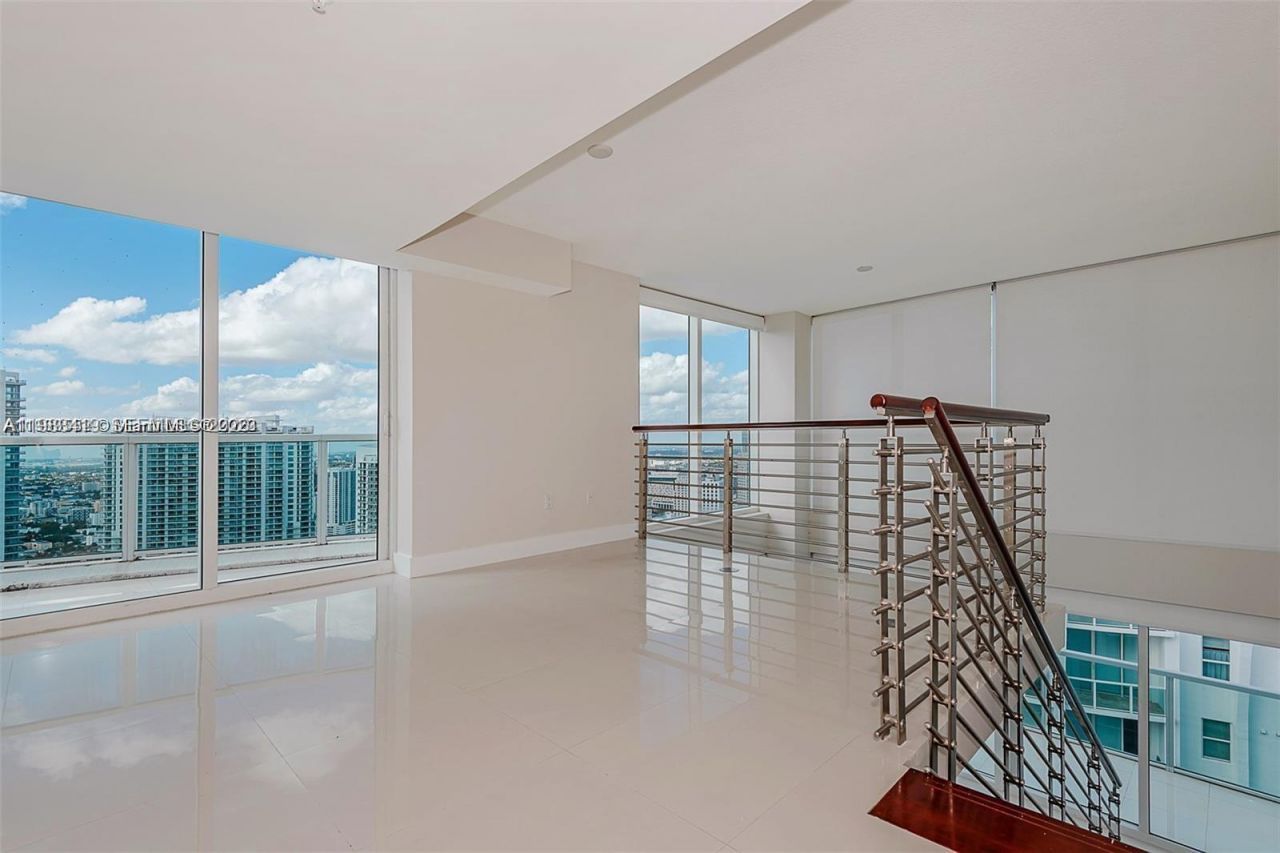 41 SE 5th St, Unit 2417, Miami, FL 33131 Photo