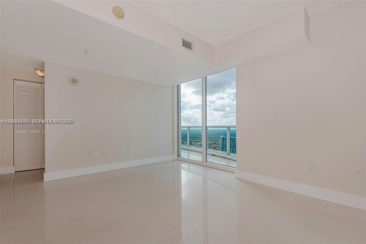 41 SE 5th St, Unit 2417, Miami, FL 33131 Photo
