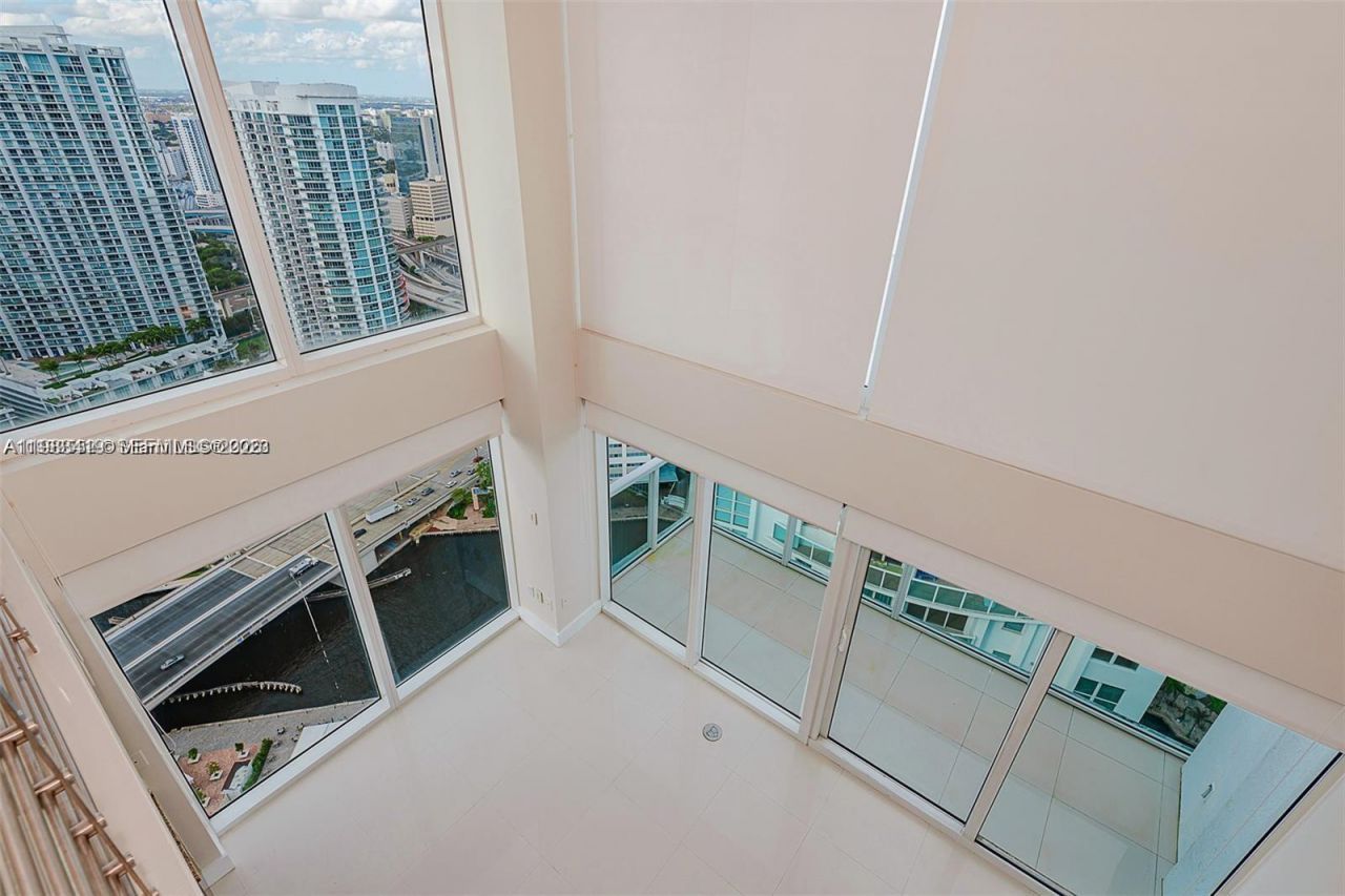 41 SE 5th St, Unit 2417, Miami, FL 33131 Photo