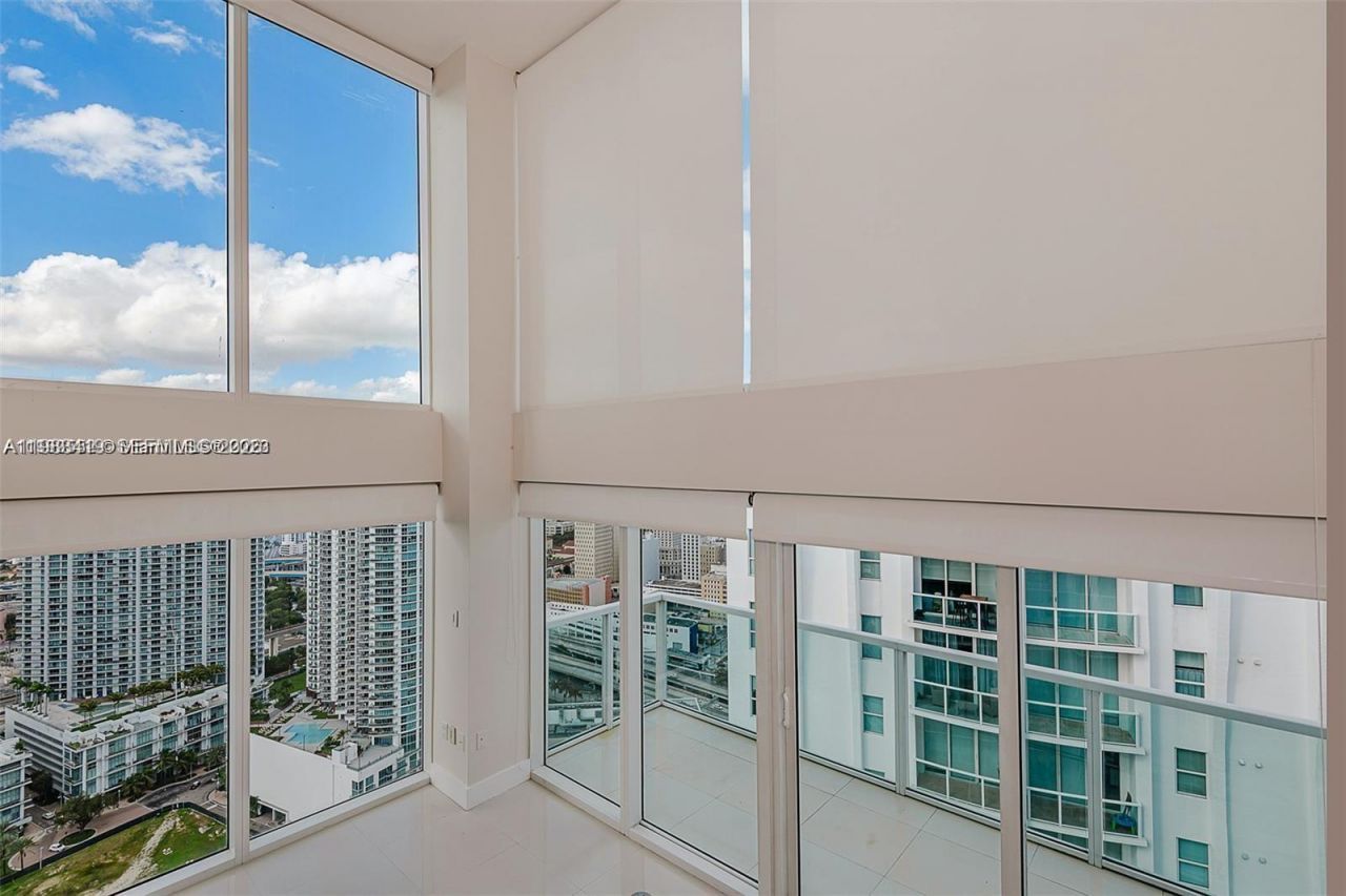 41 SE 5th St, Unit 2417, Miami, FL 33131 Photo