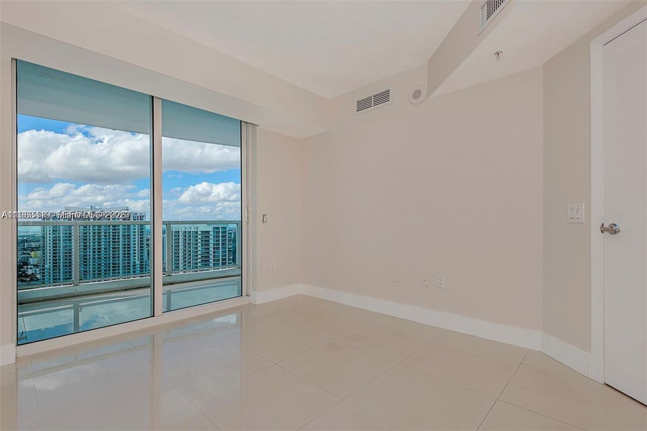 41 SE 5th St, Unit 2417, Miami, FL 33131 Photo