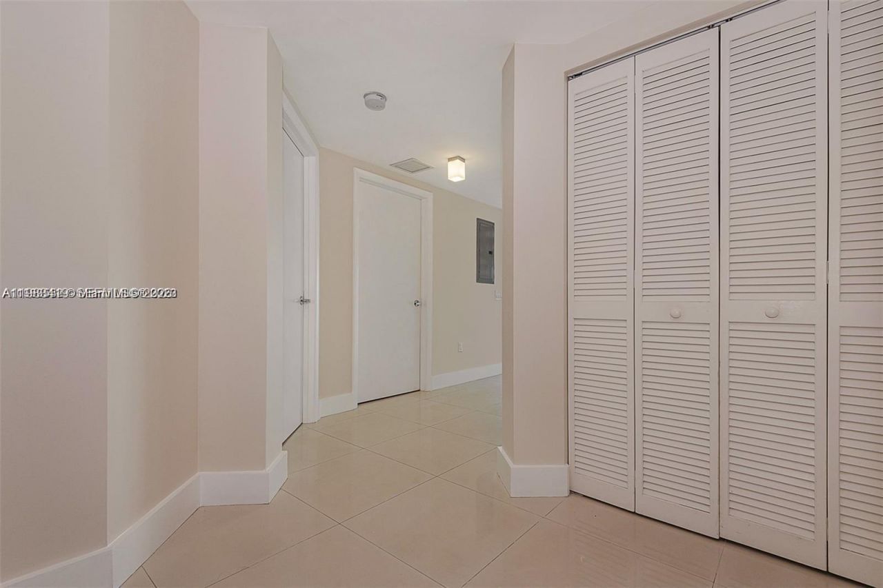 41 SE 5th St, Unit 2417, Miami, FL 33131 Photo