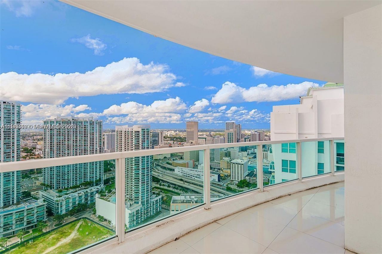 41 SE 5th St, Unit 2417, Miami, FL 33131 Photo