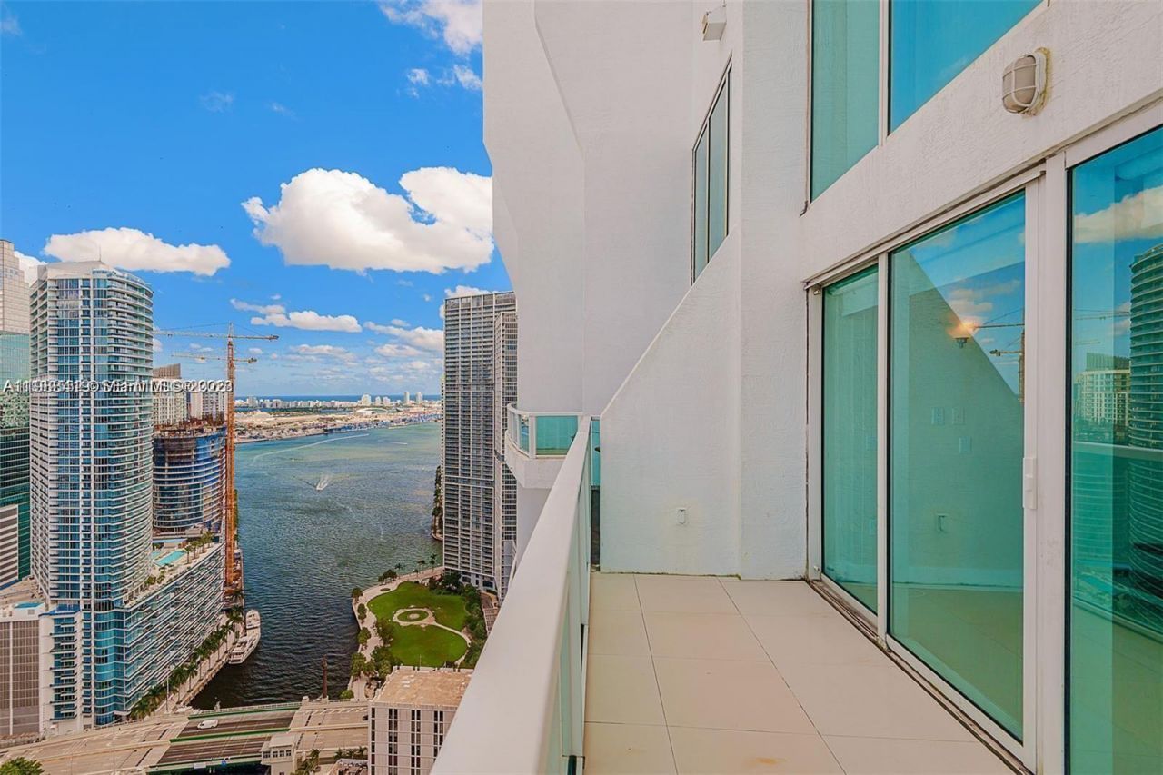 41 SE 5th St, Unit 2417, Miami, FL 33131 Photo