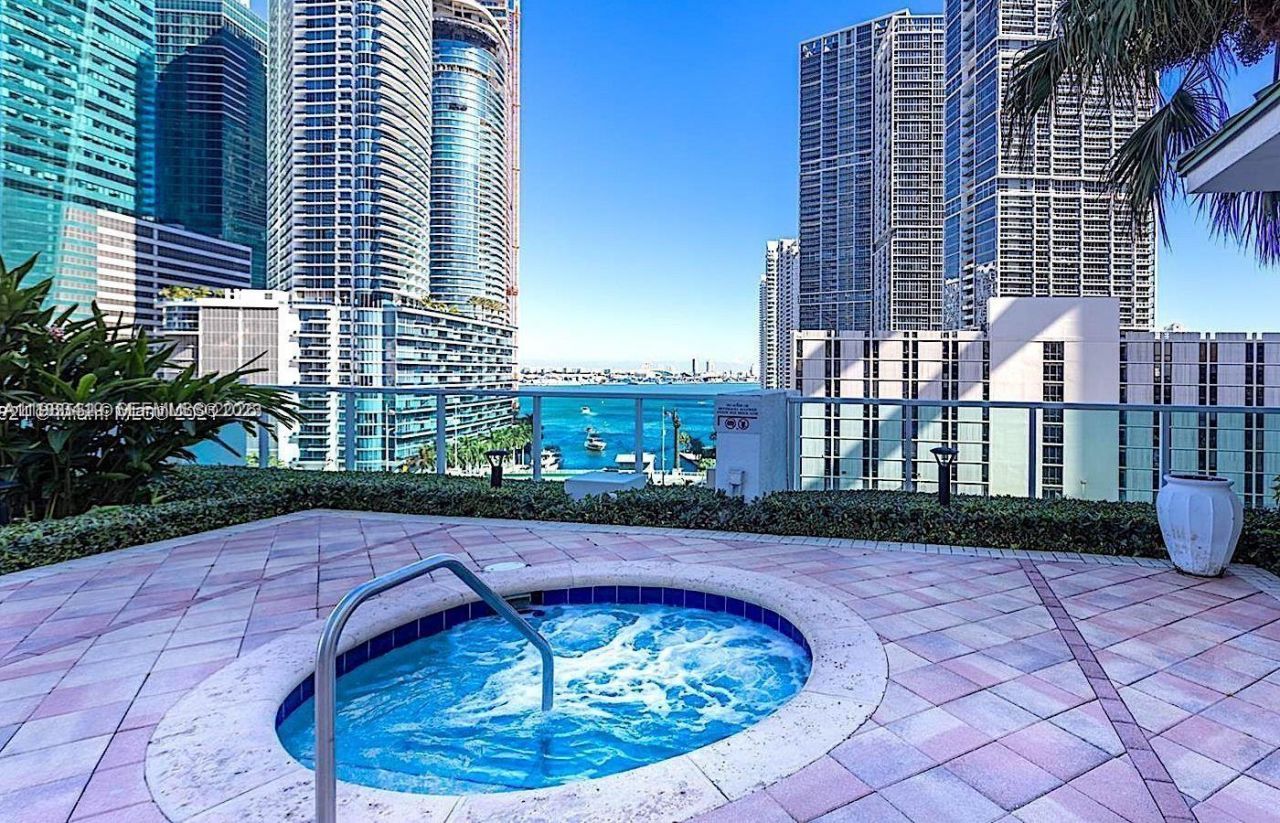 41 SE 5th St, Unit 2417, Miami, FL 33131 Photo