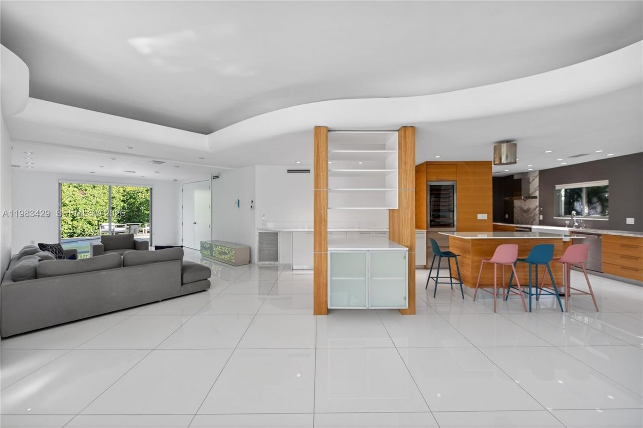 1000 N Shore Dr , Miami Beach, FL 33141 Photo