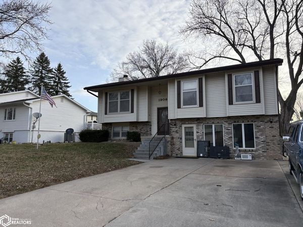 1908 Sunnyslope Drive, Red Oak, IA 51566