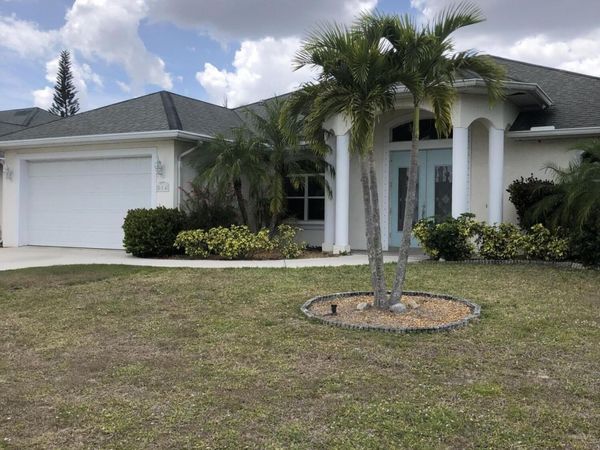 584 SE Nome Drive, Port St. Lucie, FL 34984