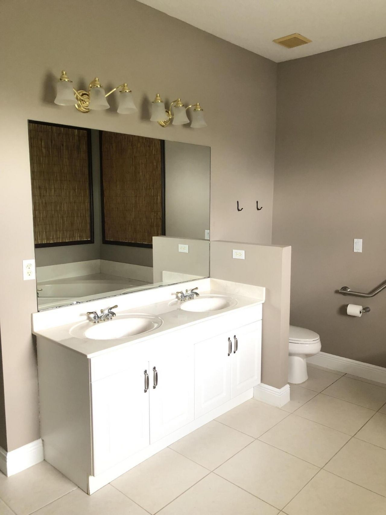 584 SE Nome Drive, Port Saint Lucie, FL 34984 Photo