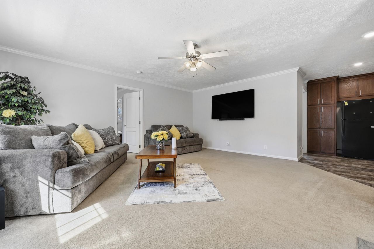 110 Kay Street Photo 4