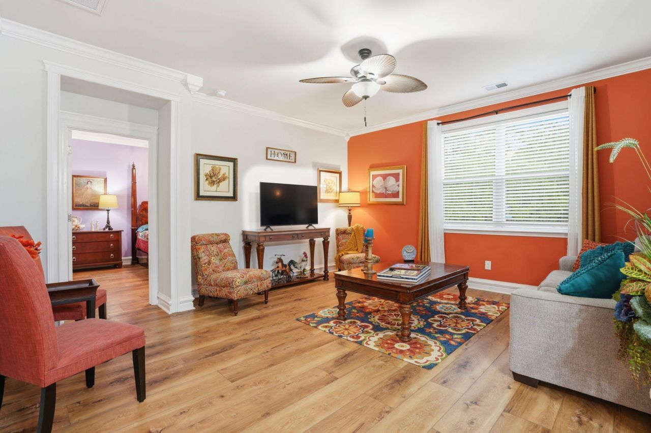 122 Oakwood Boulevard Photo 10